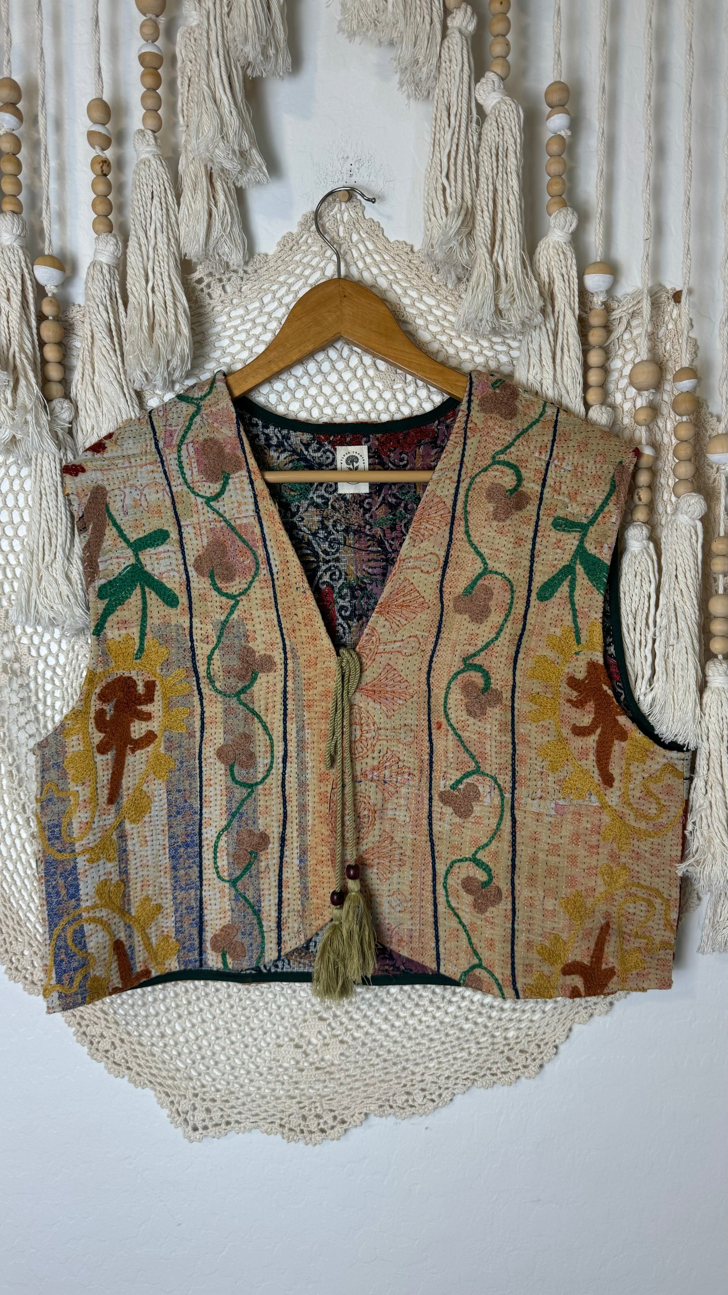 Artisan Textile Vest - Kantha Suzani - 009