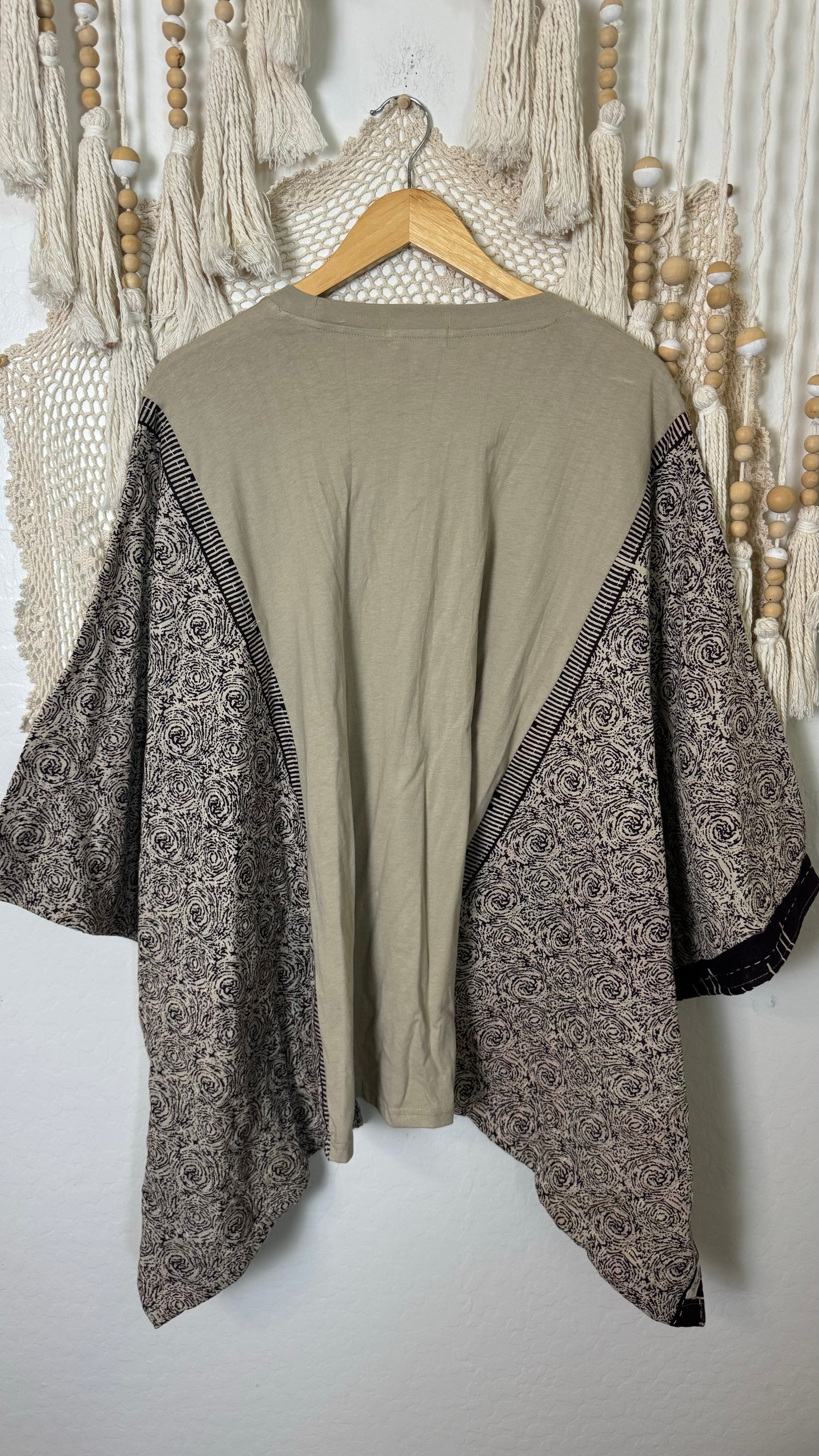 ADULT Kantha T-Shirt Top 014